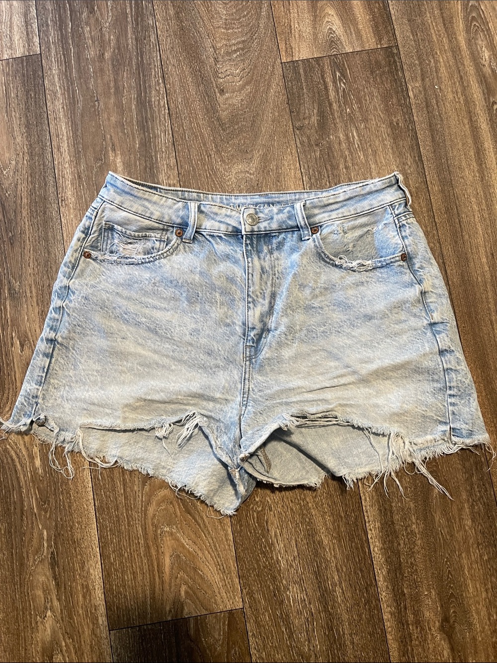 American Eagle size 12 Light Wash Distressed Women’s Denim Shorts